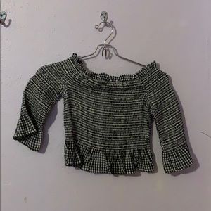 Super Cute American Eagle, sleeved, crop top!